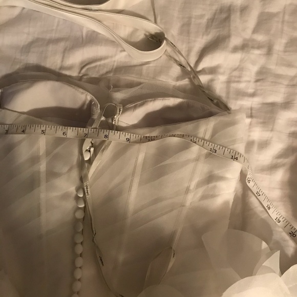 White Vera Wang Wedding Dress size 4 adjusted - Picture 11 of 14